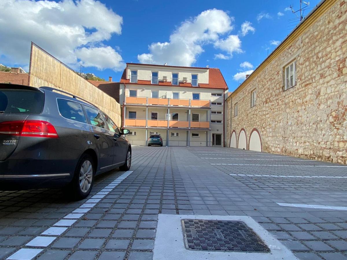 Apartman Dagmar Mikulov Exteriör bild
